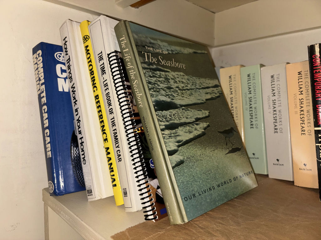 Book Lot of Literature, Reference, and Science Books - image 2 of 5