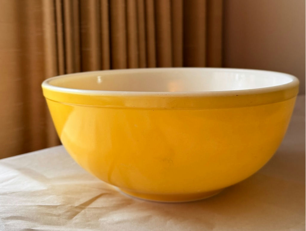 Vintage Pyrex Mixing Bowls - image 3 of 10
