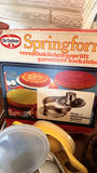 Assorted Vintage Baking Pans and Measuring Tools - thumbnail 8 of 12