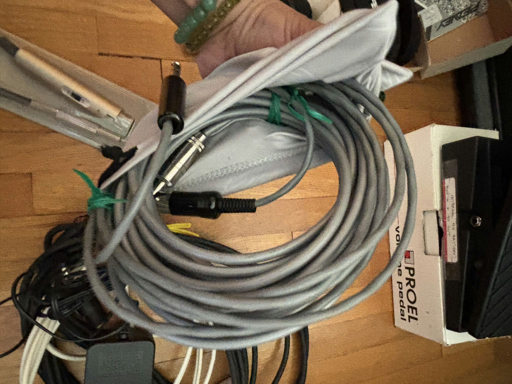 Peavey Audio Equipment Bundle with Amplifier, Microphone, Stand, and Cables - image 8 of 15