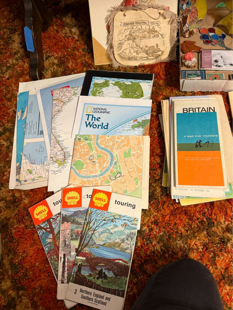 Assorted Decorative Travel Items, Books, and Small Accessories - image 17 of 23