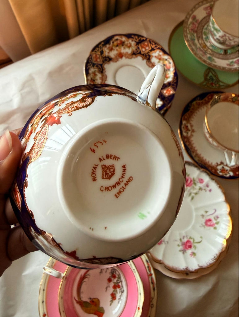 Assorted Vintage Tea Cups and Saucers - image 10 of 19