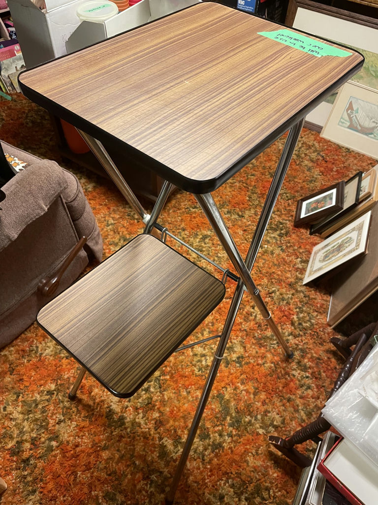 Perkeo Automat-N150 projection unit with screen and foldable table - image 3 of 17