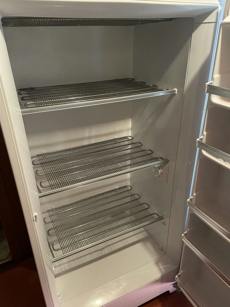 BeauMark Upright Freezer - image 5 of 8