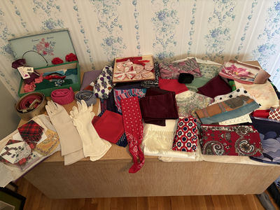 Vintage Scarves, Handkerchiefs, Gloves, Belts, and Hair Accessories - Image 1 of 11