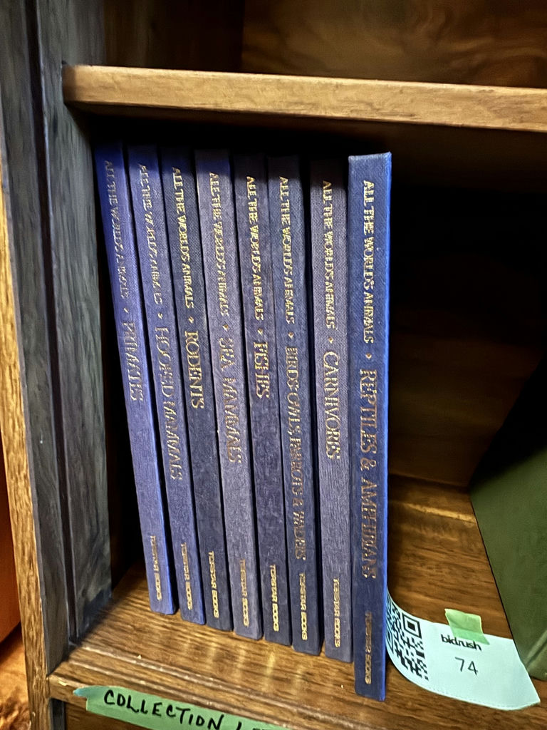 Series Collection of Nature and Animal Reference Books - image 2 of 5