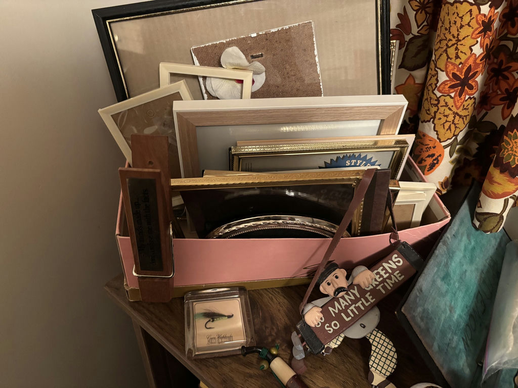 Assorted Collectibles, Photo Albums, Desk Accessories, and Decorative Items - image 7 of 8