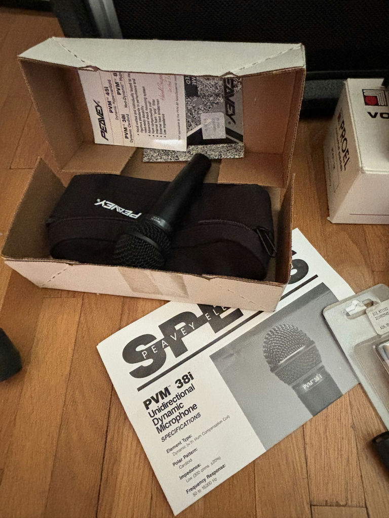 Peavey Audio Equipment Bundle with Amplifier, Microphone, Stand, and Cables - image 4 of 15