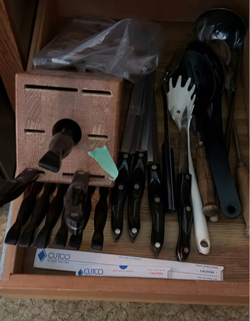 Cutco Knife Block Set and Kitchen Utensils - image 6 of 8