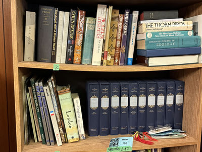 Assorted Hardcover and Paperback Books Including Folio Society A History of England Volumes - Image 1 of 5