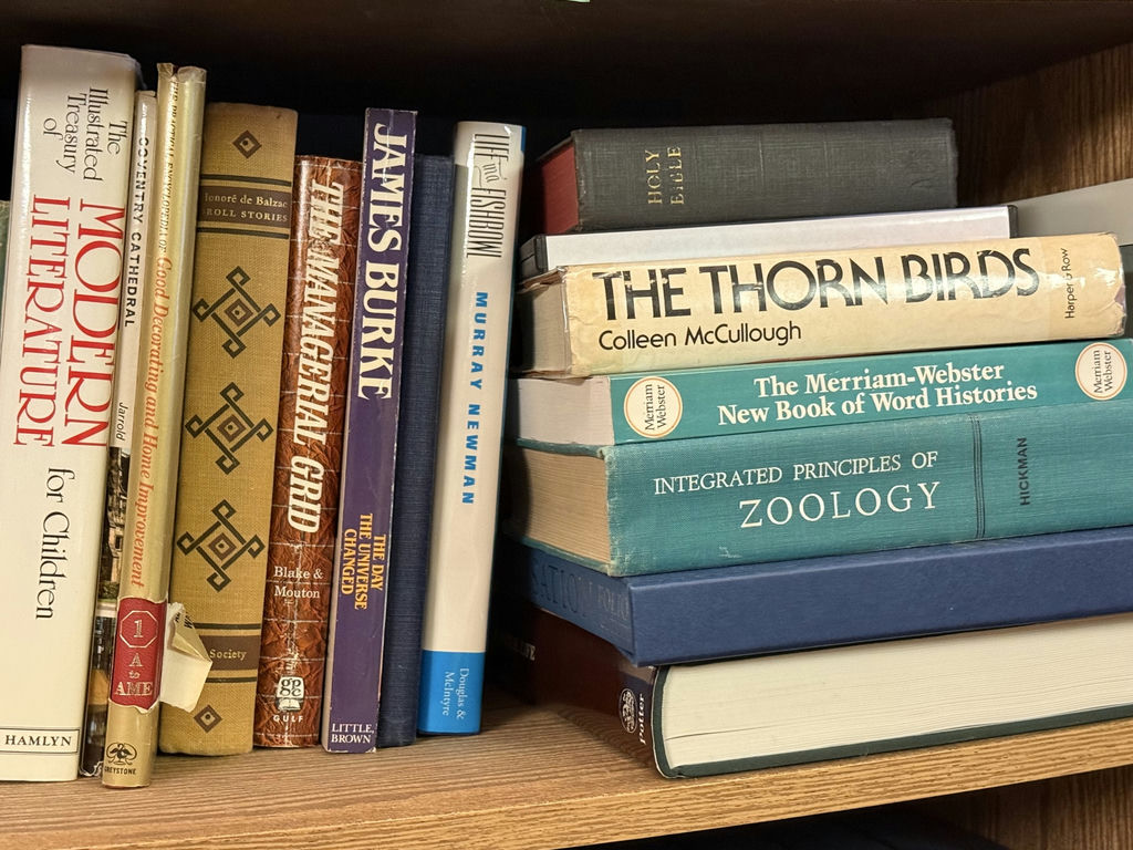 Assorted Hardcover and Paperback Books Including Folio Society A History of England Volumes - image 3 of 5