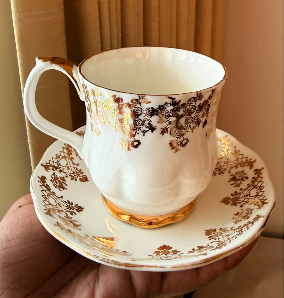 Assorted Vintage Tea Cups and Saucers - image 7 of 18