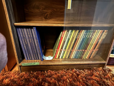 Series Collection of Nature and Animal Reference Books - Image 1 of 5