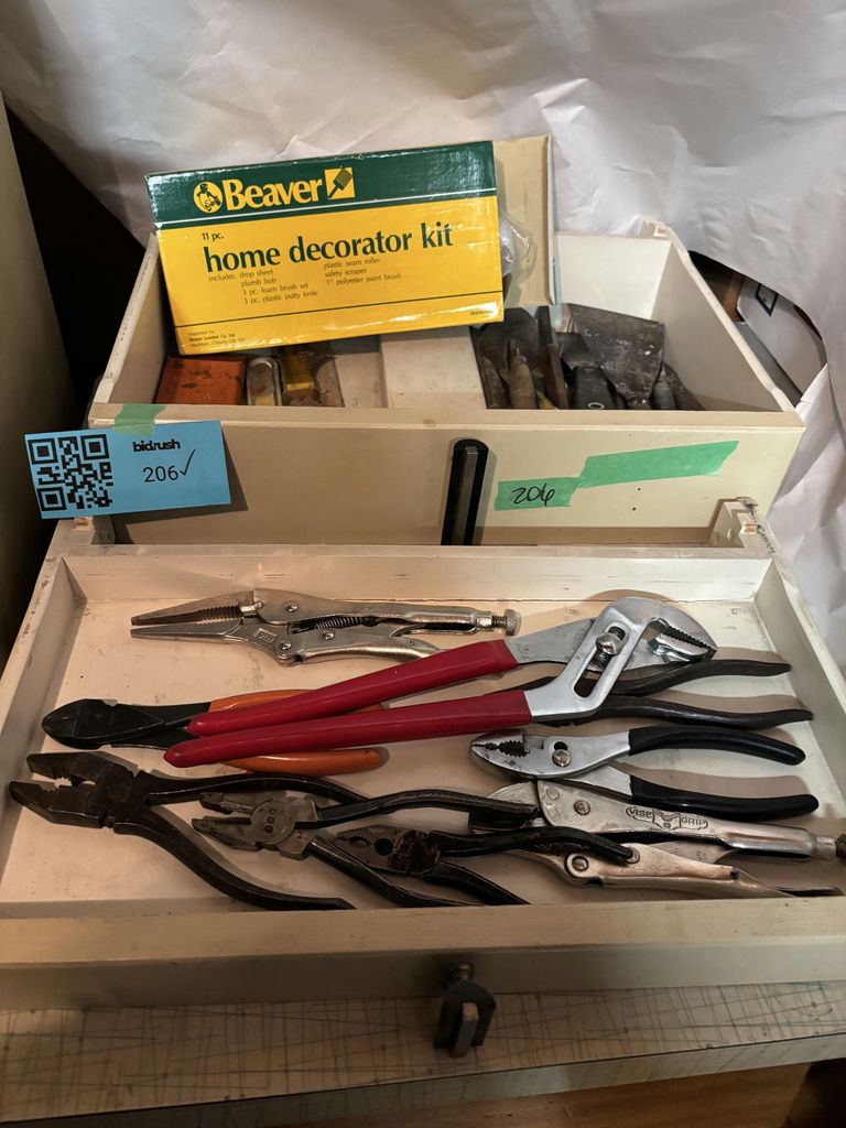 Beaver Home Decorator Kit and Assorted Hand Tools - image 1 of 5