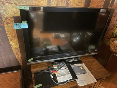 Sony Bravia 40 Inch LCD TV with Samsung Blu-ray Player and Accessories - Image 1 of 8