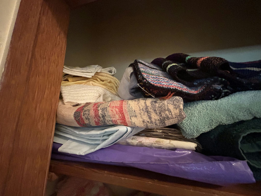 Assorted Towels, Linens, and Blankets - image 2 of 14