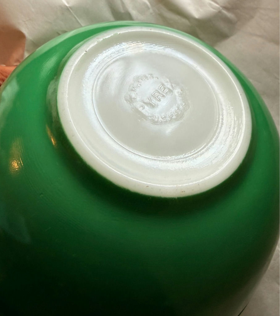 Vintage Pyrex Mixing Bowls - image 9 of 10