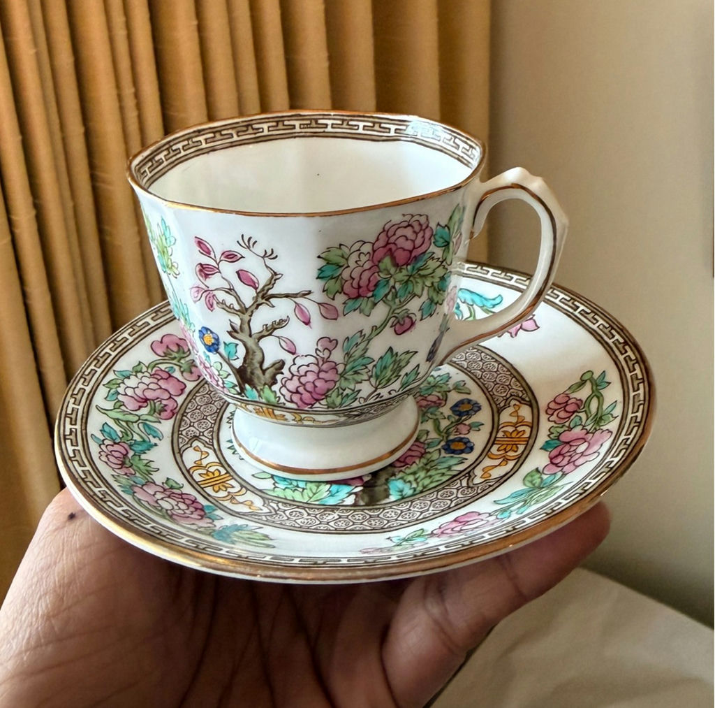 Assorted Vintage Tea Cups and Saucers - image 12 of 19