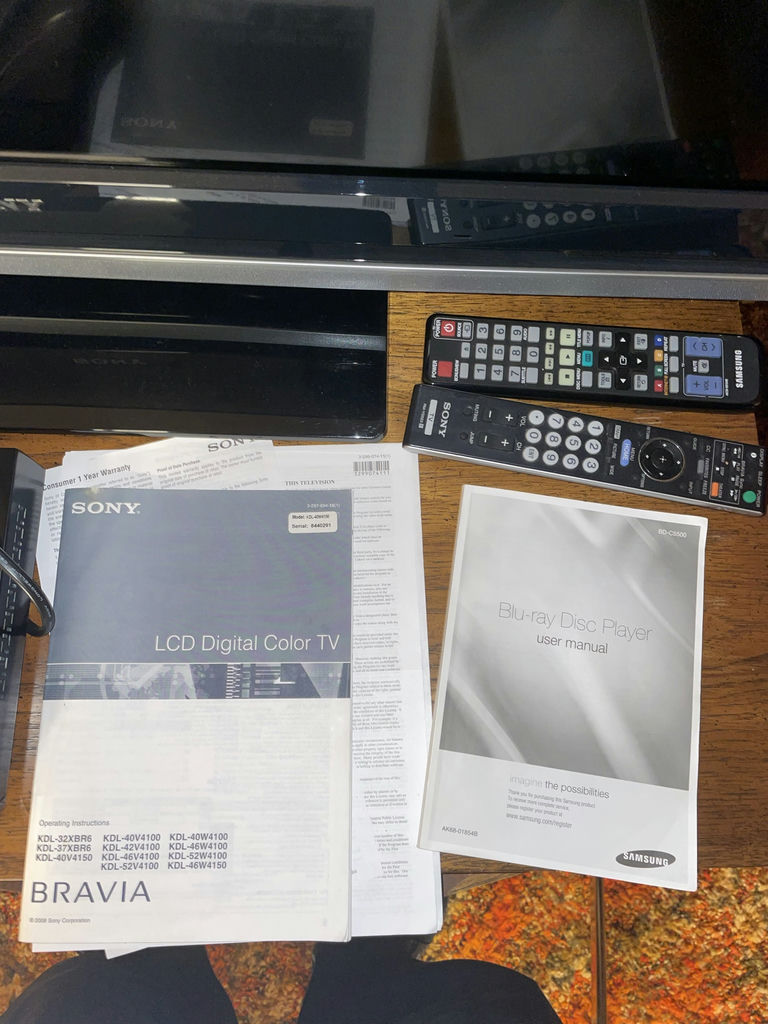 Sony Bravia 40 Inch LCD TV with Samsung Blu-ray Player and Accessories - image 3 of 8