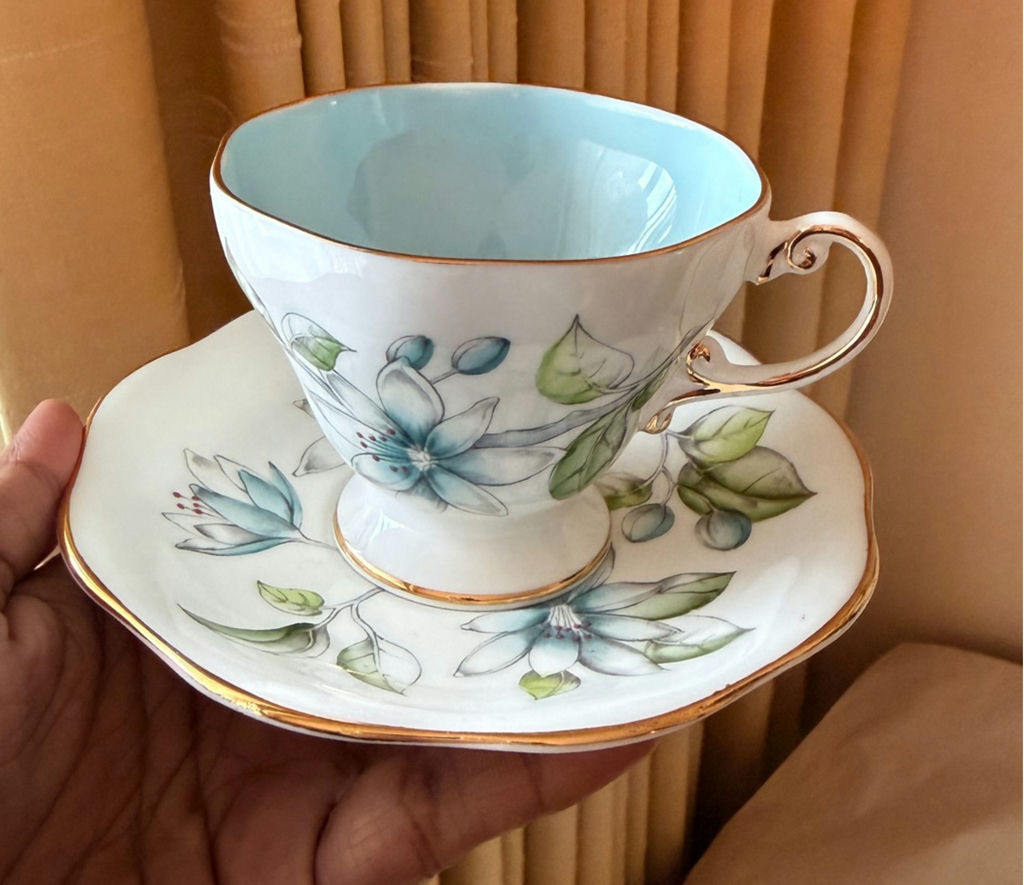 Assorted Vintage Teacups and Saucers - image 9 of 15
