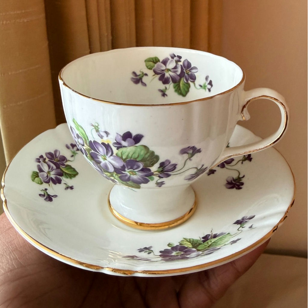 Assorted Vintage Tea Cups and Saucers - image 5 of 18
