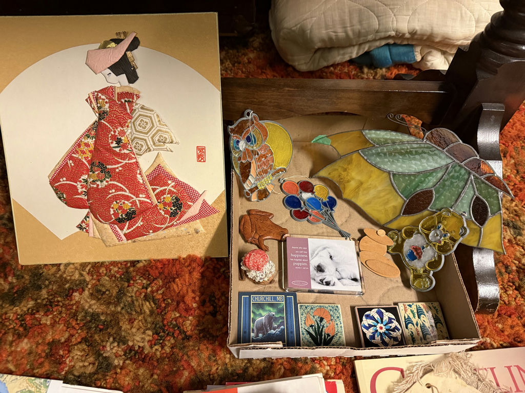 Assorted Decorative Travel Items, Books, and Small Accessories - image 16 of 23