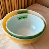 Vintage Pyrex Mixing Bowls - thumbnail 2 of 10