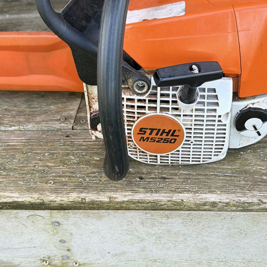 Stihl MS250 Chainsaw - image 3 of 9