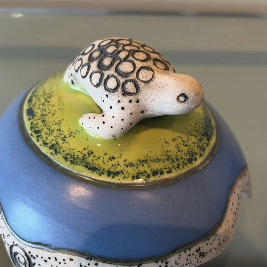 Ceramic pieces by Eduardo Vega, from Cuenca Ecuador. - image 6 of 10