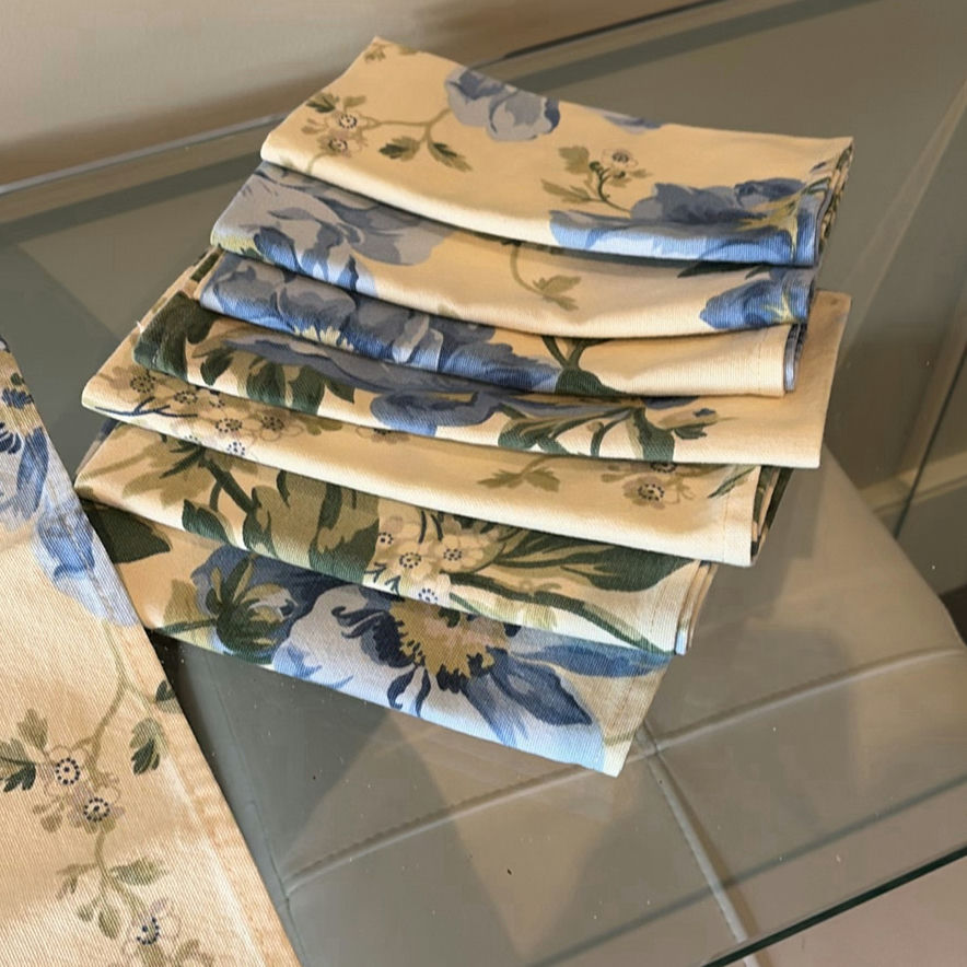 Assorted Table Linens - image 20 of 20
