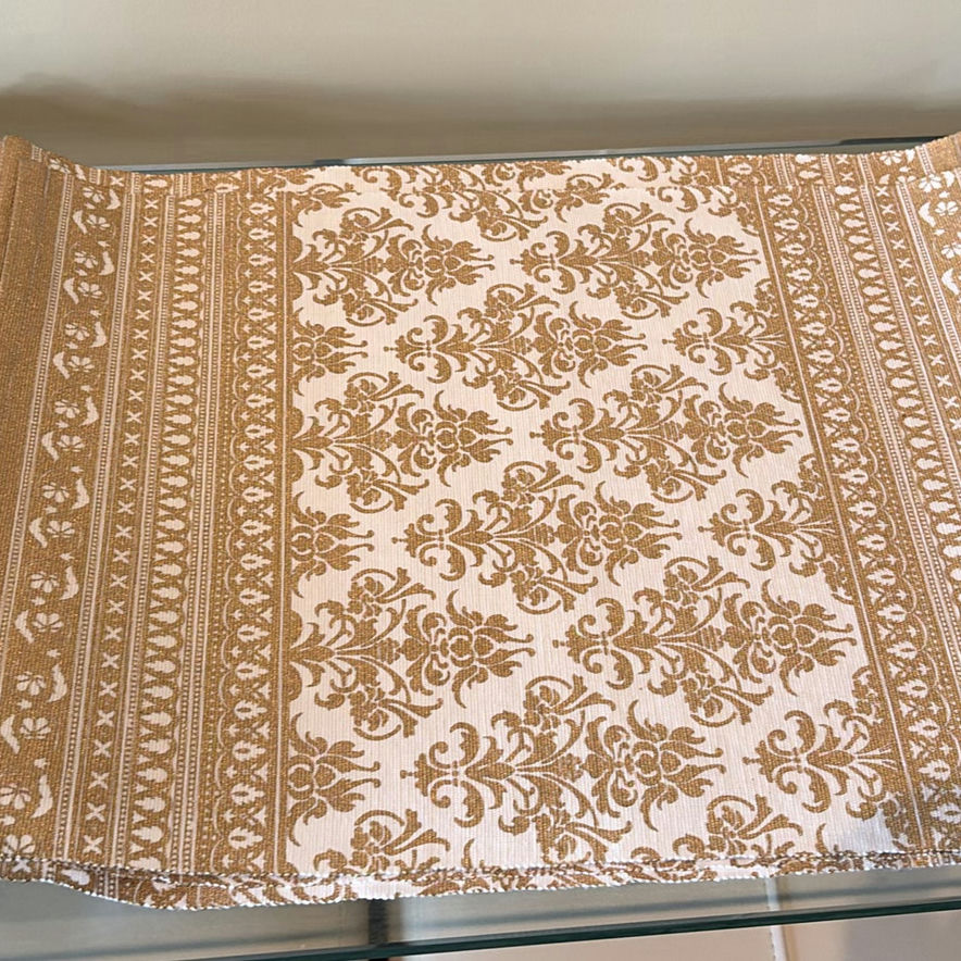Assorted Table Linens - image 11 of 20