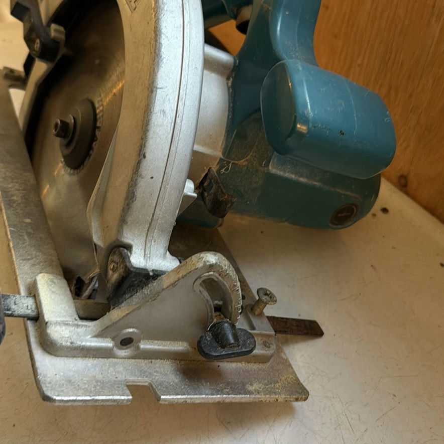 Makita 5740NB Circular Saw - image 7 of 8