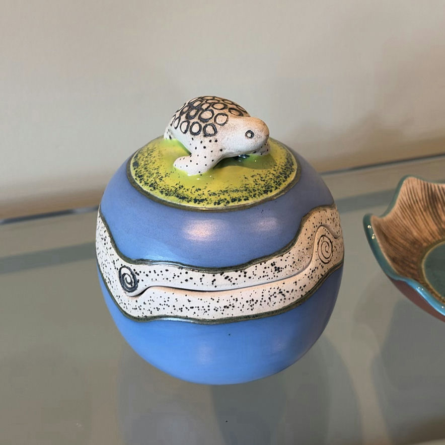 Ceramic pieces by Eduardo Vega, from Cuenca Ecuador. - image 2 of 10