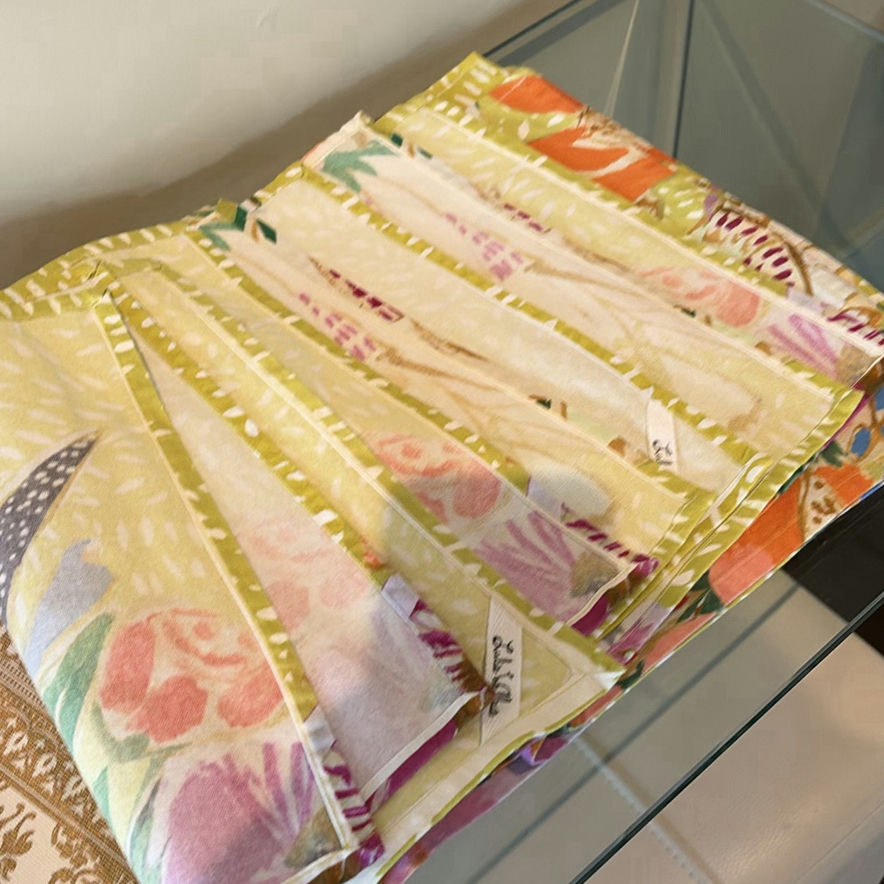 Assorted Table Linens - image 10 of 20