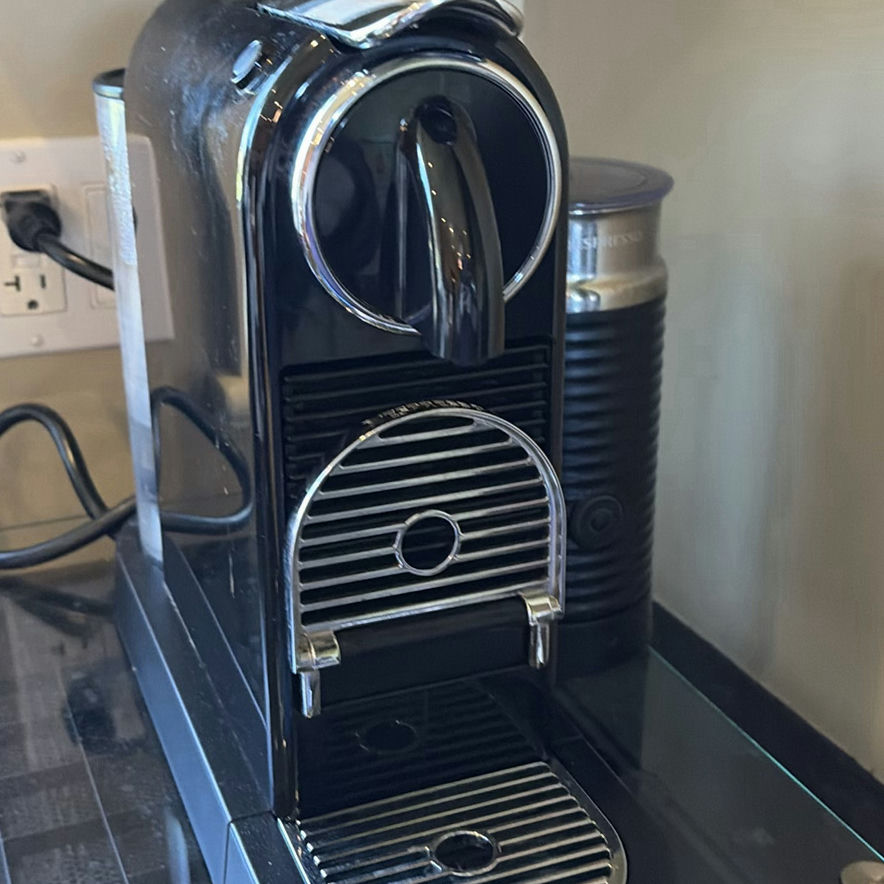 Nespresso CitiZ & Milk Coffee Machine with Milk Frother and Manuals - image 5 of 12
