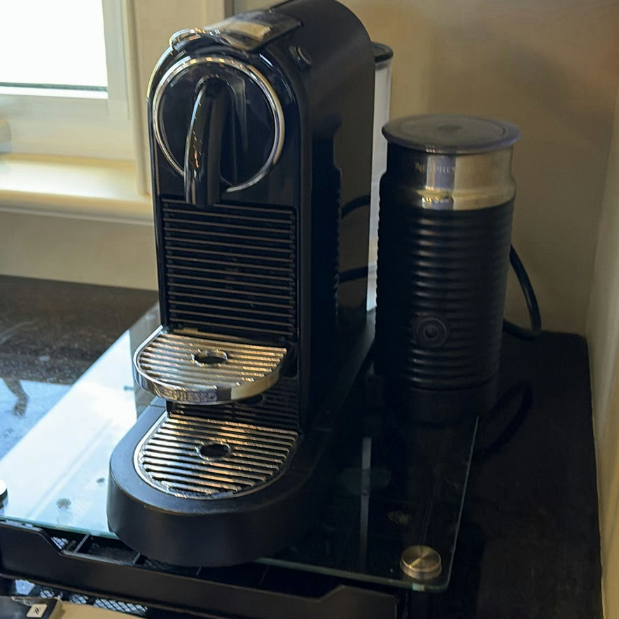 Nespresso CitiZ & Milk Coffee Machine with Milk Frother and Manuals - image 4 of 12