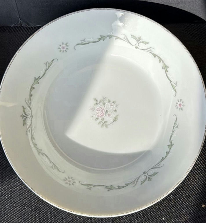 Assorted Ceramic and Glass Plates - image 7 of 8