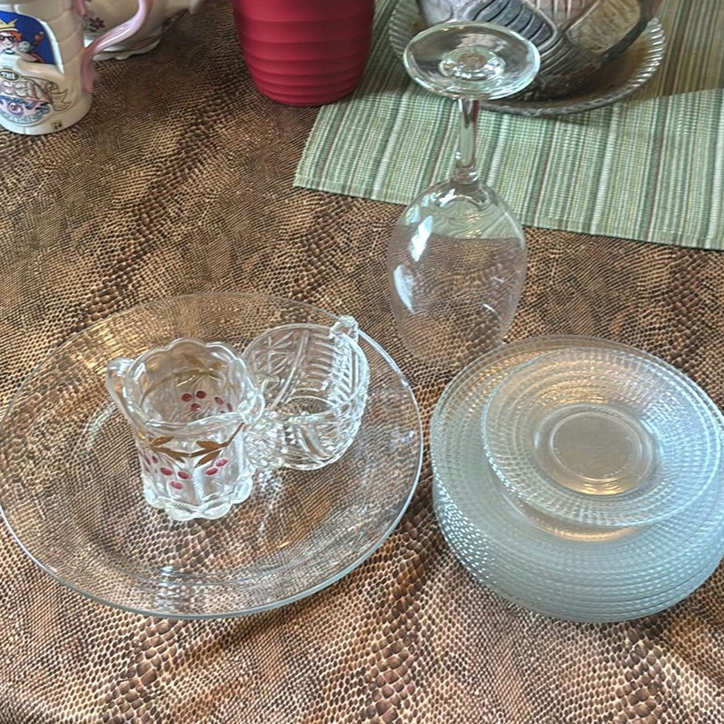 Assorted Clear Glass Tableware - image 1 of 9