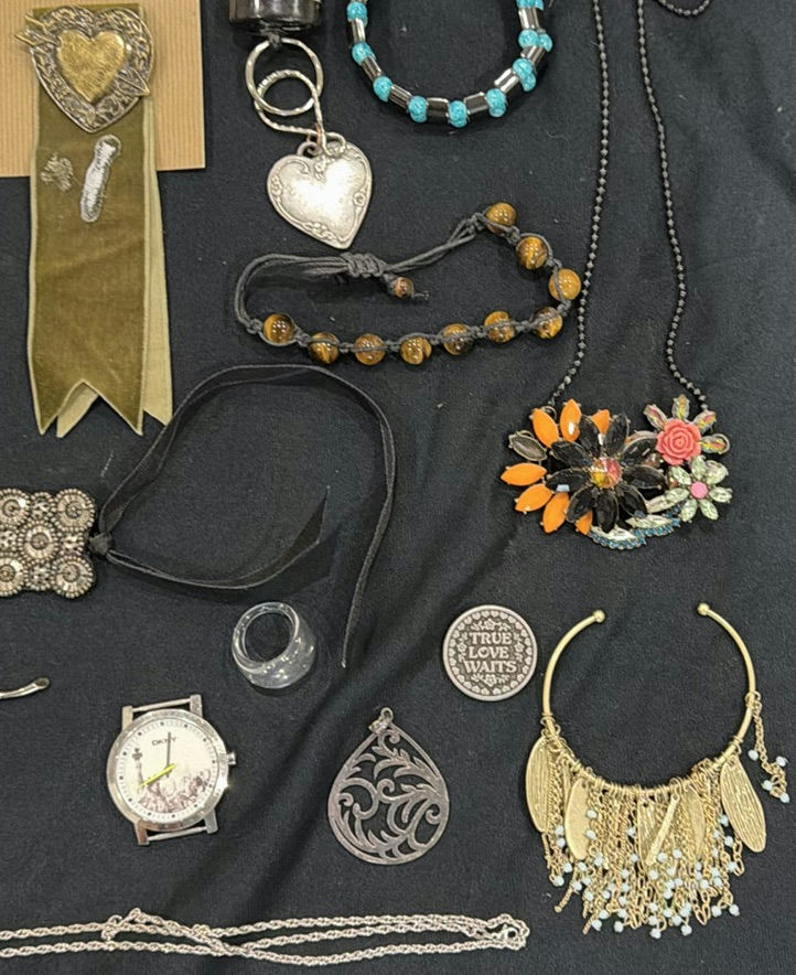 Assorted Jewelry and Accessories - image 4 of 4