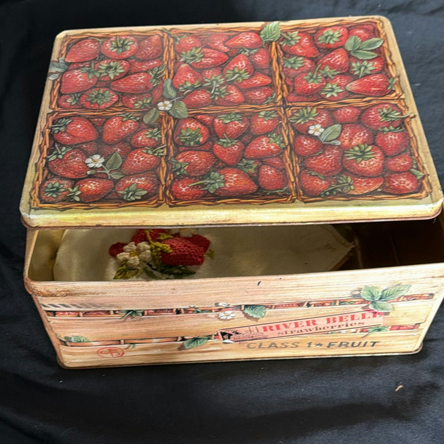 Strawberry-patterned vintage tin box and paisley fabric pouch - image 5 of 5