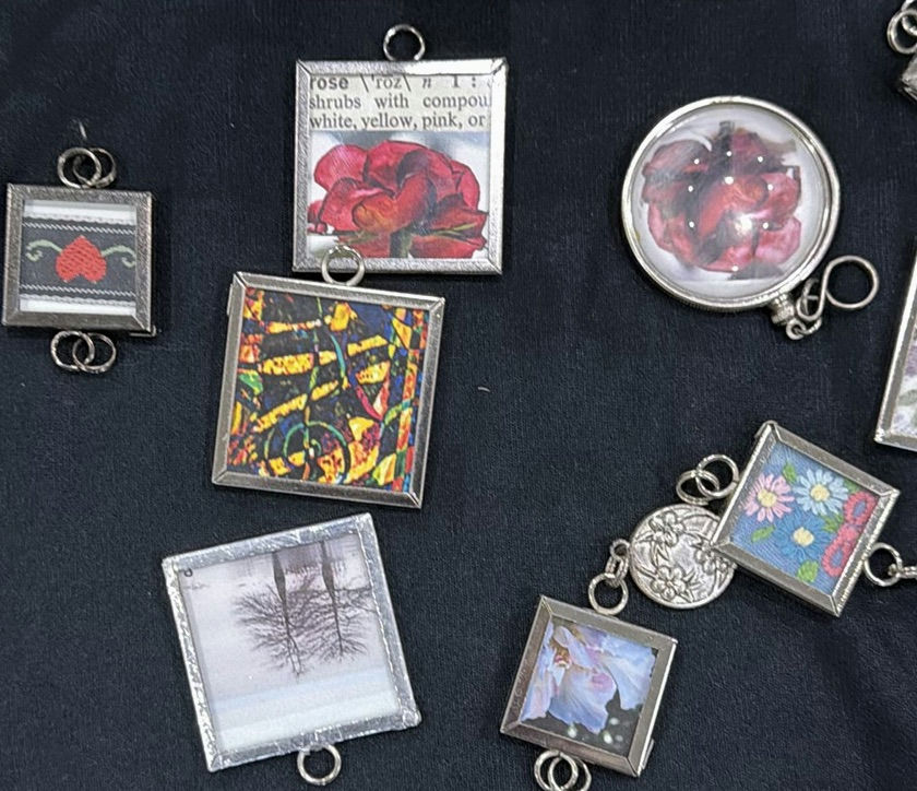 Assorted vintage jewelry charms and decorative keepsake boxes - image 2 of 7
