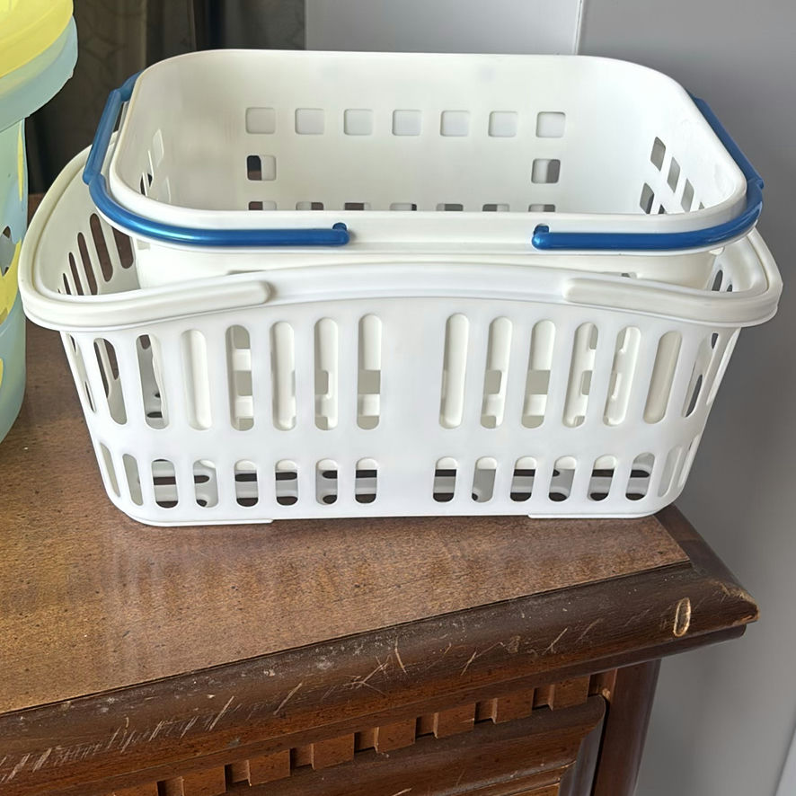 Assorted Plastic Storage Baskets - image 5 of 6