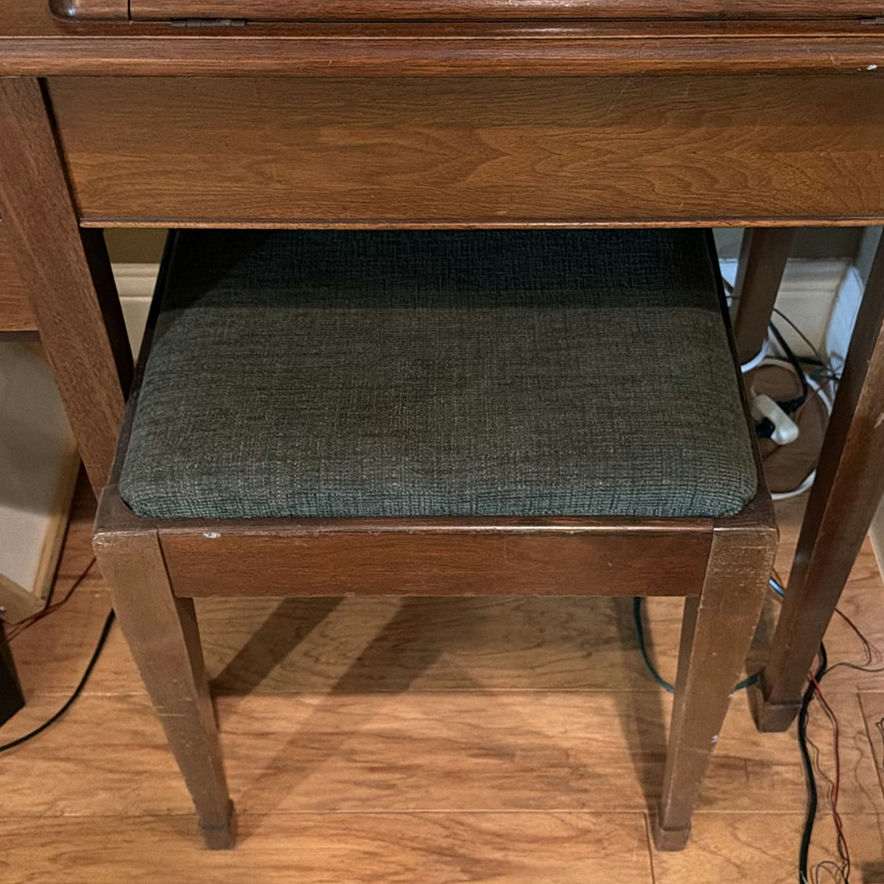 Singer Sewing Machine in Wooden Sewing Cabinet - image 10 of 11