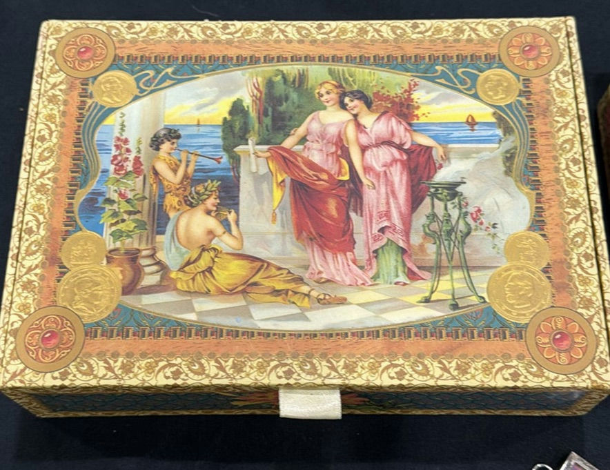Assorted vintage jewelry charms and decorative keepsake boxes - image 4 of 7