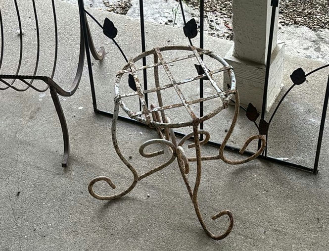 Assorted Metal Garden Decor and Planters - image 2 of 6