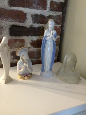 Porcelain religious figurines collection - Image 1 of 6
