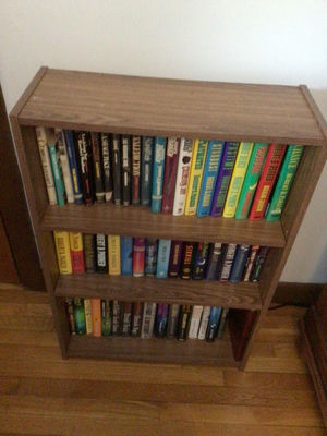 Wooden bookshelf  - Image 1 of 3