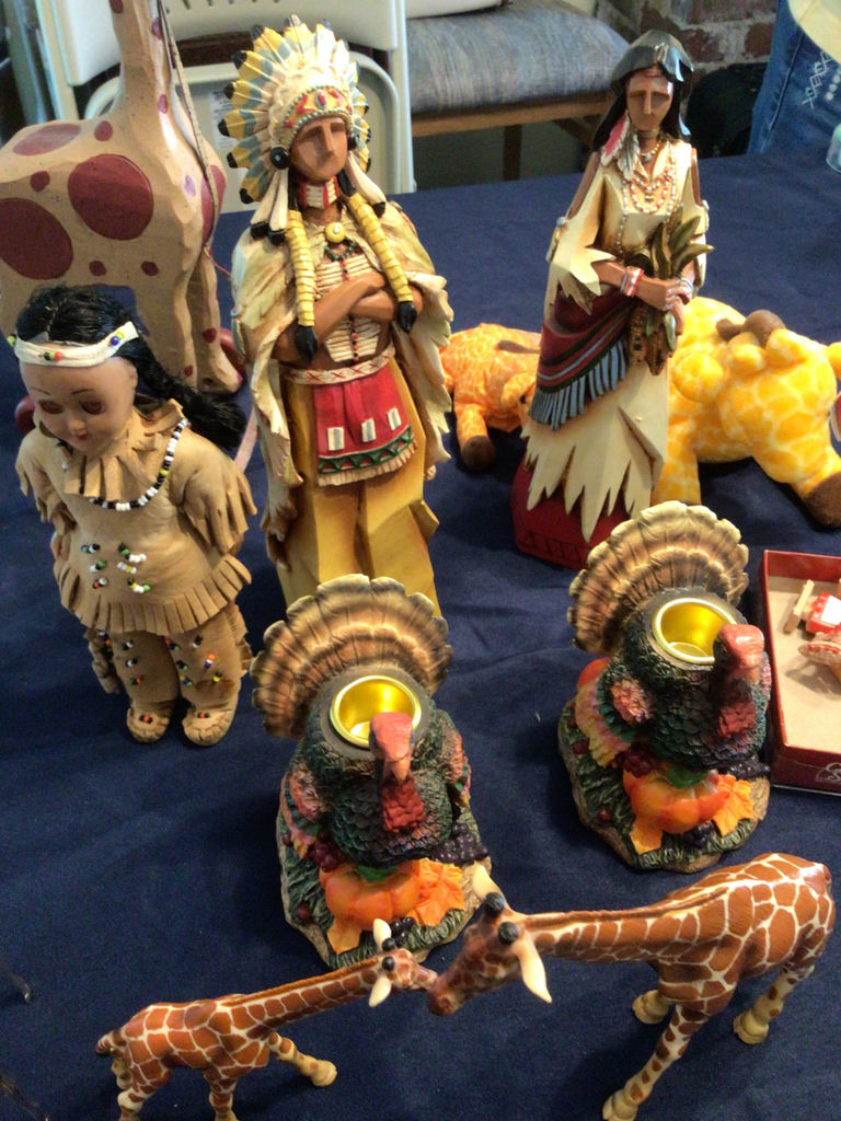 Assorted decorative figurines and animals - image 3 of 5