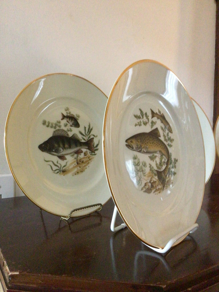 Fish-themed porcelain plates with gold rims - image 2 of 6