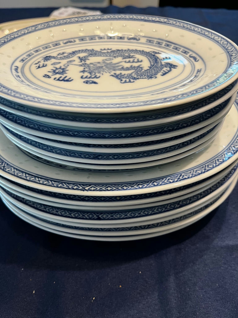 Blue and White Dragon Pattern Dinner Plates - image 3 of 3
